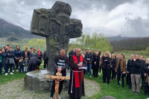 Josip Jelinić stigao u Ramu na Veliki petak: Završen Hod za pomirenje naroda u BiH