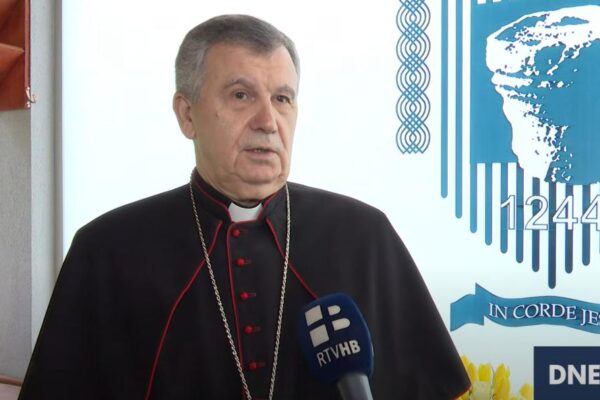 Papa Franjo - svjedok nade i prijatelj ljudi