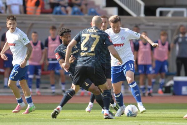 Dinamo pobijedio Hajduk i zasjeo na prvo mjesto ljestvice