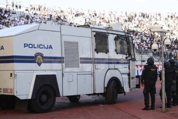 Ozlijeđeno 16 policajaca nakon utakmice Hajduk-Dinamo