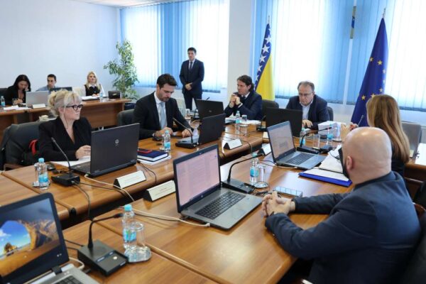 Vlada FBiH odobrila 20 milijuna KM Union banci za stambene kredite mladima