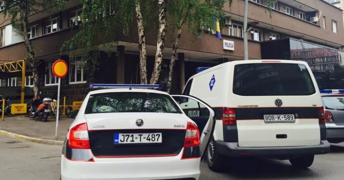 Teška prometna nesreća kod Žepča, više osoba ozlijeđeno