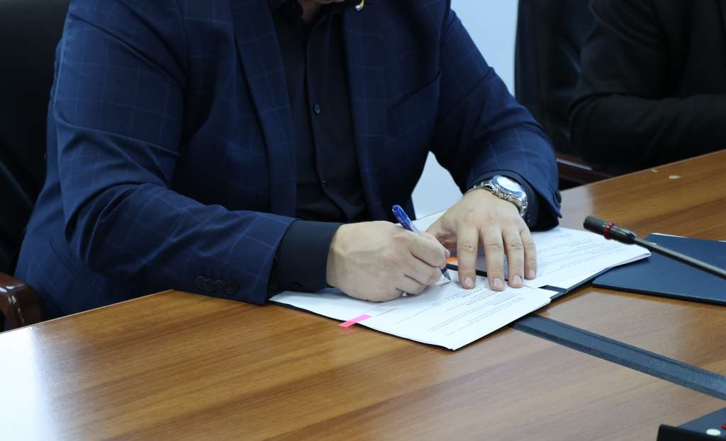Mostar: Mijatović potpisuje ugovore s 382 korisnika grant sredstava u vrijednosti od skoro 60 milijuna KM