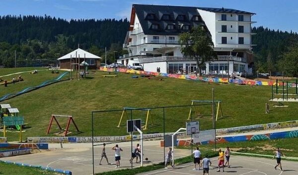 Preminuo učenik na kojeg je pala konstrukcija gola