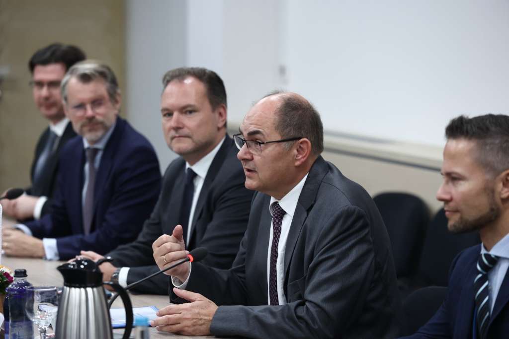 Čelnici dvije trojke i HDZ BiH danas s članovima PIC-a