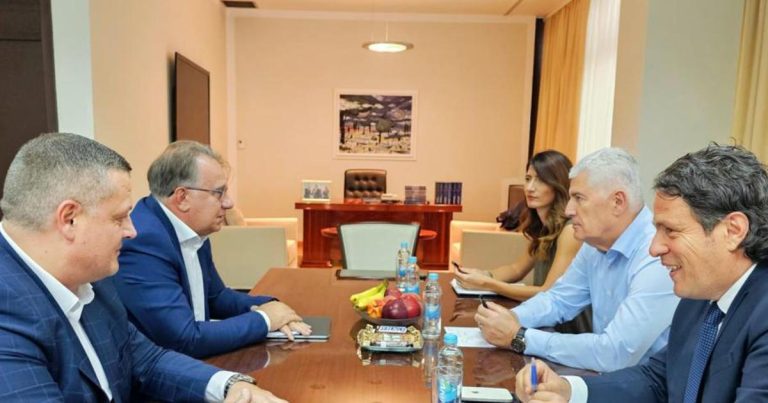 Čović odvojeno s Nikšićem o vlasti i odnosima u FBiH, a s Konakovićem o blokiranoj državi i EU reformama