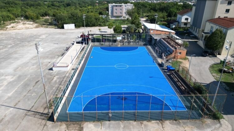 Postavljena Bergo sportska podloga na igralište SRC Krstine