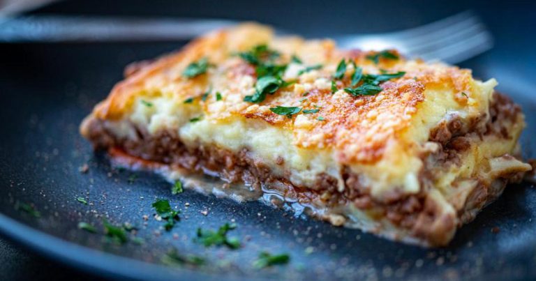 Recept za savršenu musaku – uz jedan mali trik sigurno vam neće “plivati u ulju”