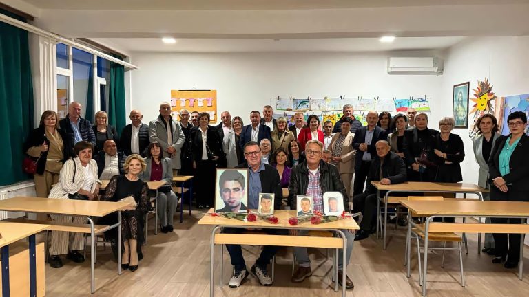 FOTO Generacija 1975. Osnovne škole Čerin proslavila 50 godina od početka školovanja