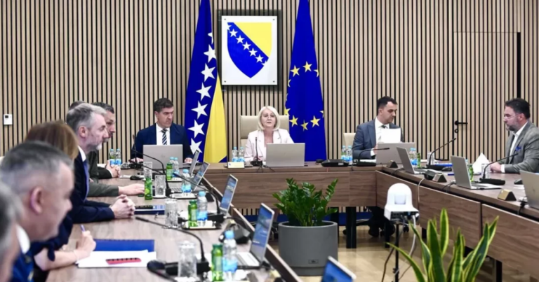 EU očekuje da BiH do kraja godine otvori pregovore, bošnjački ministri srušili glavnog pregovarača