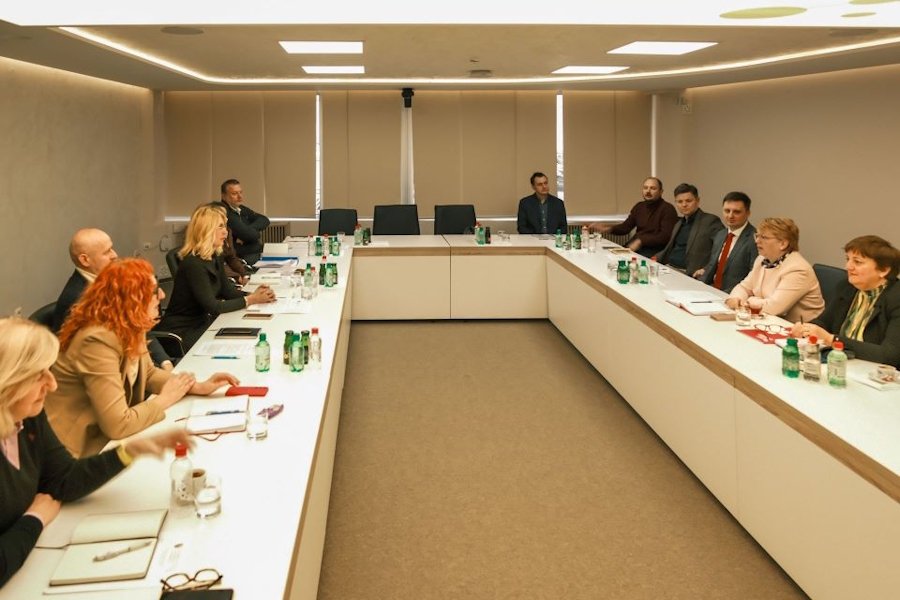 RAK i AKOP BiH razgovarali o suzbijanju ilegalnih IPTV servisa i zaštiti tržišta