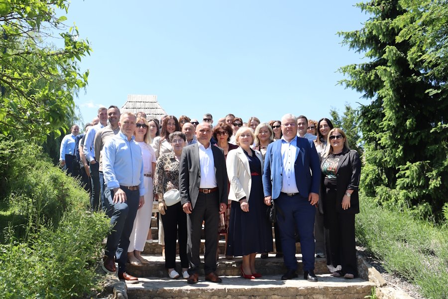 Najbolji zaposlenici HT Eroneta za 2025. nagrađeni na Management Forumu u Vitezu