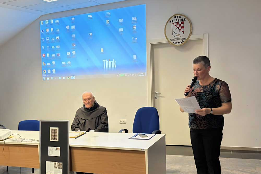 U Mostaru predstavljena prigodna marka HP Mostar u povodu 950. obljetnice krunidbe hrvatskog kralja Zvonimira U Mostaru predstavljena prigodna marka HP Mostar u povodu 950. obljetnice krunidbe hrvatskog kralja Zvonimira